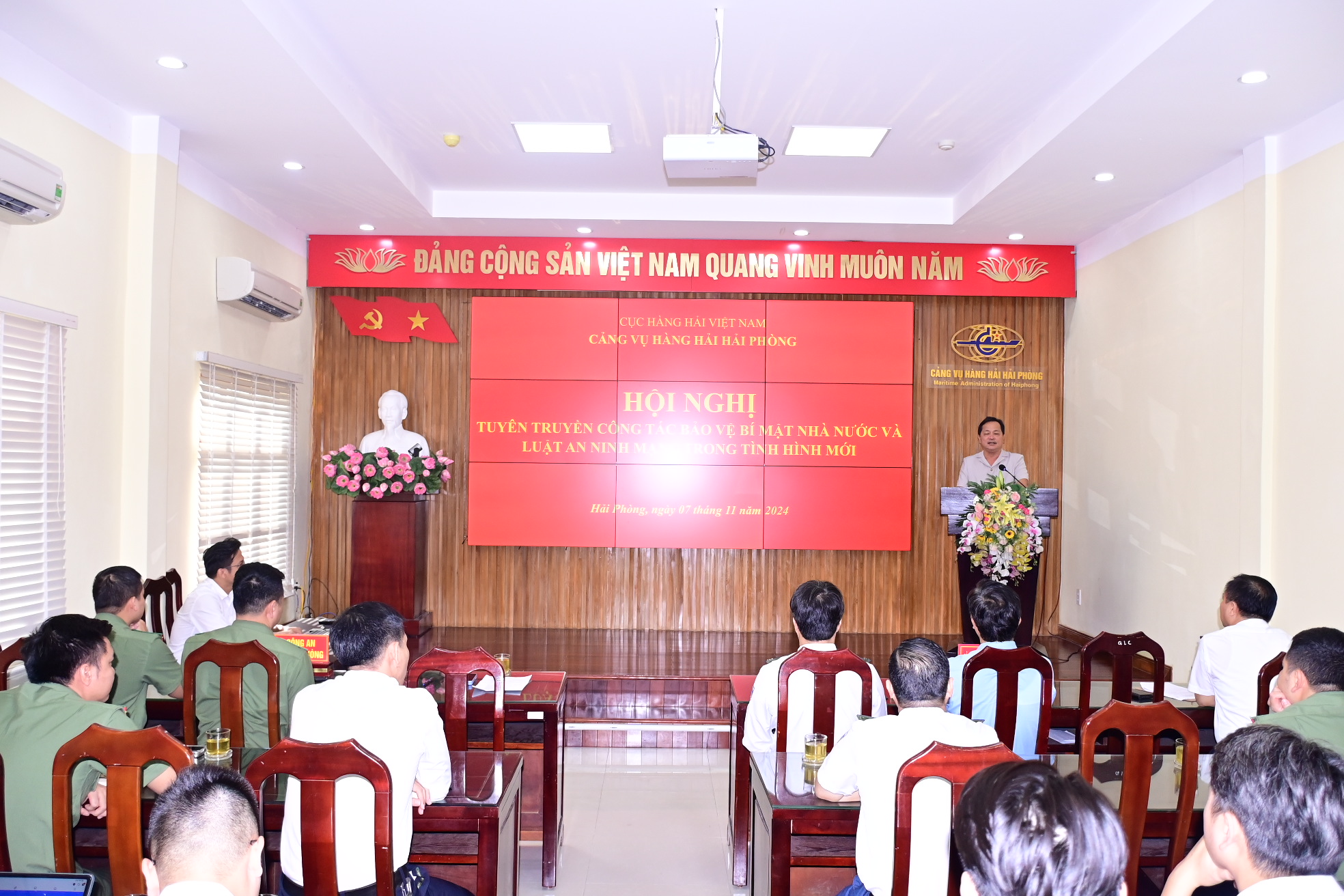 Phòng An ninh kinh tế: Phối hợp tổ chức buổi tuyên truyền về Luật An ninh mạng tại Cảng vụ Hàng hải Hải Phòng